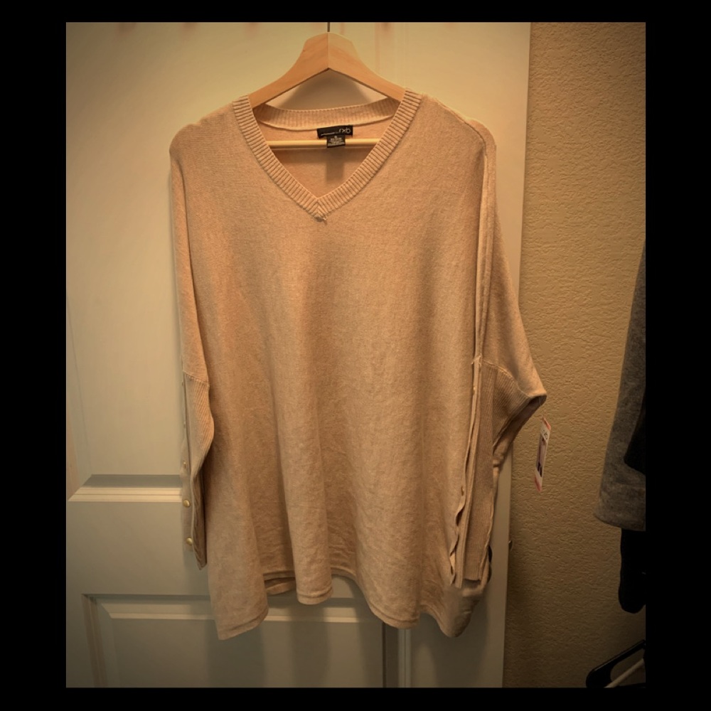 Never worn, in good condition